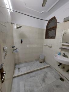 Bathroom Image of 1800 Sq.ft 3 BHK Builder Floor for rent in Lajpat Nagar New Delhi for Rs. 70000