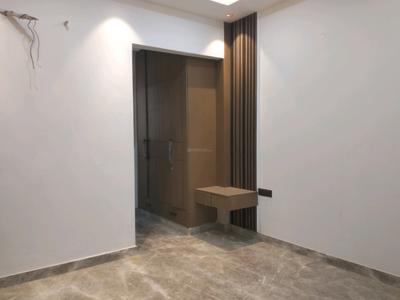 Bedroom Image of 1350 Sq.ft 3 BHK Builder Floor for sale in Shalimar Bagh New Delhi for Rs. 31000000