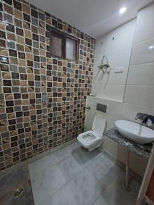 Bathroom Image of 900 Sq.ft 2 BHK Builder Floor for rent in Tagore Garden Extension New Delhi for Rs. 35000