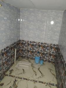 Bathroom Image of 450 Sq.ft 1.5 BHK Apartment / Flat for rent in Rani Bazar Colony Ayodhya for Rs. 6000