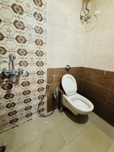 Bathroom Image of 260 Sq.ft 1 RK Apartment / Flat for rent in Worli Mumbai for Rs. 36000