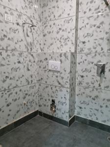 Common Bathroom Image of 810 Sq.ft 3 BHK Apartment / Flat for sale in Dwarka Mor New Delhi for Rs. 5500000
