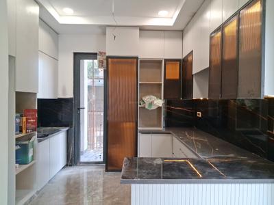 Kitchen Image of 1650 Sq.ft 3 BHK Builder Floor for sale in Paschim Vihar New Delhi for Rs. 32500000