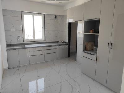 Kitchen Image of 2200 Sq.ft 4 BHK Apartment / Flat for rent in Ratnam Gardenbay, Sama Savli Vadodara for Rs. 45000