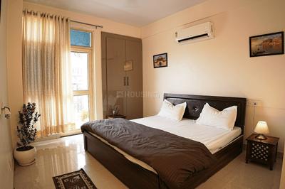 Bedroom Image of 1500 Sq.ft 3 BHK Apartment / Flat for rent in Paarth Aadyant, Ahmamau Lucknow for Rs. 42000