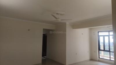 Living Room Image of 1865 Sq.ft 3 BHK Apartment / Flat for rent in Cosmos Express 99, Sector 99 Gurgaon for Rs. 32000