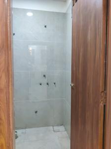 Common Bathroom Image of 1100 Sq.ft 3 BHK Builder Floor for sale in Vasundhara Ghaziabad for Rs. 7800000