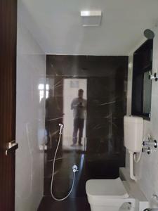 Common Bathroom Image of 1200 Sq.ft 3 BHK Apartment / Flat for rent in Lodha Amara, Kolshet Thane for Rs. 70000