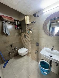 Bathroom Image of 720 Sq.ft 2 BHK Apartment / Flat for sale in Westin Karmayog, Andheri West Mumbai for Rs. 23000000