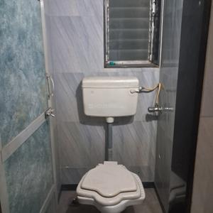 Bathroom Image of 700 Sq.ft 2 BHK Apartment / Flat for rent in Sahjivan Society, Ghatkopar West Mumbai for Rs. 40000