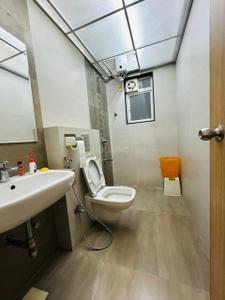Bathroom Image of 1040 Sq.ft 2 BHK Apartment / Flat for sale in Darode Bharatshree, Erandwane Pune for Rs. 18000000