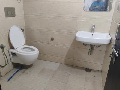 Bathroom Image of 850 Sq.ft 1 BHK Builder Floor for rent in Sector 27 Gurgaon for Rs. 28000