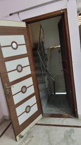 Image of 350 Sq.ft 1 BHK Builder Floor for sale in Shalimar Bagh, New Delhi for Rs. 4900000