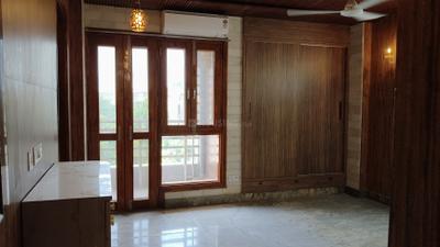 Bedroom Image of 2700 Sq.ft 3 BHK Builder Floor for rent in Sukhdev Vihar New Delhi for Rs. 105000