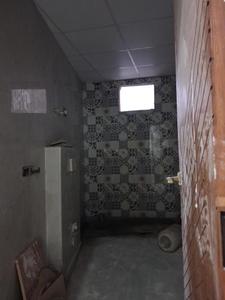 Common Bathroom Image of 600 Sq.ft 1 BHK Apartment / Flat for sale in Sector 73 Noida for Rs. 2900000