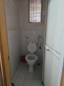 Common Bathroom Two Image of 635 Sq.ft 1 BHK Apartment / Flat for sale in Dahisar East Mumbai for Rs. 11500000