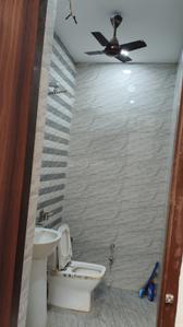 Bathroom Image of 900 Sq.ft 1 RK Builder Floor for rent in Haibowal Kalan Ludhiana for Rs. 12000