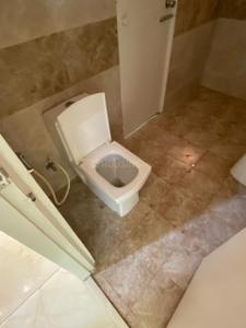 Bathroom Image of 1194 Sq.ft 3 BHK Apartment / Flat for rent in Gaurs Siddhartham, Siddharth Vihar Ghaziabad for Rs. 27000