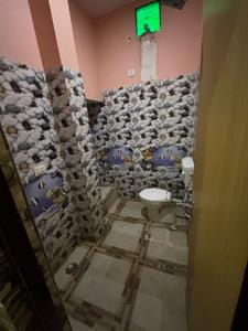 Bathroom Image of 900 Sq.ft 2.5 BHK Builder Floor for rent in Sector-9A Bahadurgarh for Rs. 15000