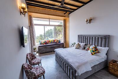 Whispering pines Bedroom One 4
