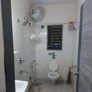 Bathroom Image of 1000 Sq.ft 2 BHK Apartment / Flat for rent in Sumer Park, Mazgaon Mumbai for Rs. 130000