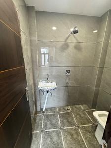 Bathroom Image of 485 Sq.ft 1 BHK Builder Floor for rent in Old Double Storey, Lajpat Nagar New Delhi for Rs. 25000
