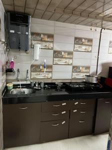 Kitchen Image of 320 Sq.ft 1 BHK Apartment / Flat for rent in Naigoan CHS, Dadar East Mumbai for Rs. 24000