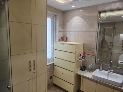 Bathroom Image of 2700 Sq.ft 4 BHK Builder Floor for sale in Greater Kailash New Delhi for Rs. 75000000