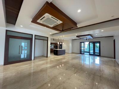 4 BHK Semi Furnished Flat
