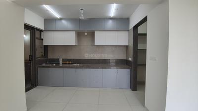 Kitchen Image of 2200 Sq.ft 3 BHK Apartment / Flat for rent in Shivalik Green View, Shantigram Ahmedabad for Rs. 60000