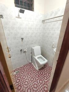 Bathroom Image of 800 Sq.ft 2 BHK Builder Floor for rent in Ayanavaram Chennai for Rs. 18000