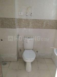 Bathroom Image of 990 Sq.ft 2 BHK Apartment / Flat for rent in Nirala Greenshire, Noida Extension Greater Noida for Rs. 26000