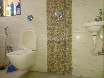 Bathroom Image of 550 Sq.ft 1 BHK Apartment / Flat for rent in Prabhadevi Mumbai for Rs. 50000