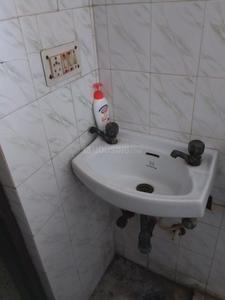 Bathroom Image of 900 Sq.ft 2 BHK Independent House for rent in Vaishali Ghaziabad for Rs. 21000