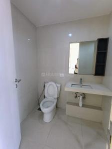 Bathroom Image of 2061 Sq.ft 4 BHK Apartment / Flat for rent in Hiranandani Lake Verandahs, Akshayanagar Bengaluru for Rs. 76000