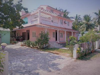 5 BHK Independent House