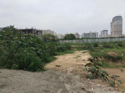 Image of 6300 Sq.ft Residential Plot / Land for sale in Centrum Estates 76, Sector 76, Noida for Rs. 140000000