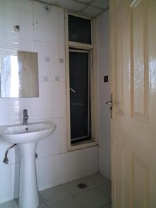 Common Bathroom Image of 1150 Sq.ft 2.5 BHK Apartment / Flat for sale in Supertech Cape Town, Sector 74 Noida for Rs. 11900000