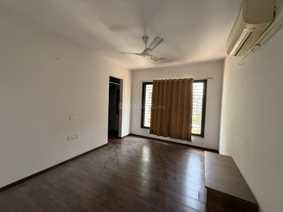 Bedroom Image of 2878 Sq.ft 4 BHK Apartment / Flat for sale in Happy Home Elanza, Vesu Surat for Rs. 17200000