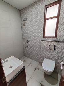 Bathroom Image of 1400 Sq.ft 3 BHK Apartment / Flat for sale in Sector 13 Gurgaon for Rs. 9192000