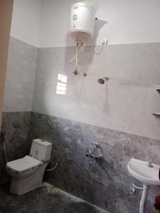 Bathroom Image of 700 Sq.ft 1 BHK Builder Floor for rent in Halanayakanahalli Bengaluru for Rs. 18000