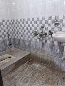 Bathroom Image of 750 Sq.ft 1 BHK Apartment / Flat for rent in Sri Shailaja Vihaar Apartment, Amberpet Hyderabad for Rs. 14000