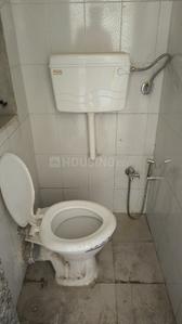 Bathroom Image of 450 Sq.ft 1 BHK Apartment / Flat for rent in Worli Mumbai for Rs. 43500