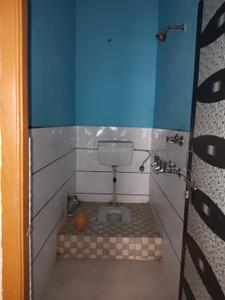 Bathroom Image of 450 Sq.ft 1 BHK Builder Floor for rent in Dashrath Puri New Delhi for Rs. 11000