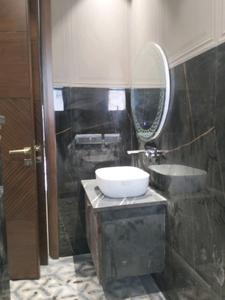 Common Bathroom Image of 1800 Sq.ft 3 BHK Builder Floor for sale in Paschim Vihar New Delhi for Rs. 37500000