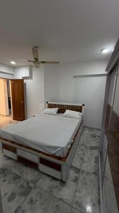 Bedroom Image of 3000 Sq.ft 3 BHK Apartment / Flat for rent in Bodakdev Ahmedabad for Rs. 75000