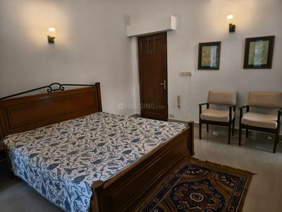 Bedroom Image of 2700 Sq.ft 3 BHK Builder Floor for rent in South Extension II New Delhi for Rs. 80000