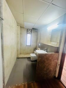 Bathroom Image of 3432 Sq.ft 4 BHK Apartment / Flat for sale in Adi Opus, Prahlad Nagar Ahmedabad for Rs. 27000000