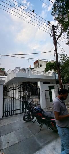 B Block, Sector 71 Main Image 1