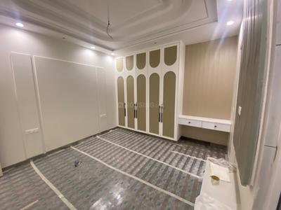 Bedroom Image of 2538 Sq.ft 4 BHK Builder Floor for sale in Model Town New Delhi for Rs. 57500000